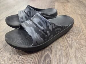 OOFOS OOahh Sport Flex Sandals Mens 8 - Women 10 Black Camo Slide Slip-On Shoes